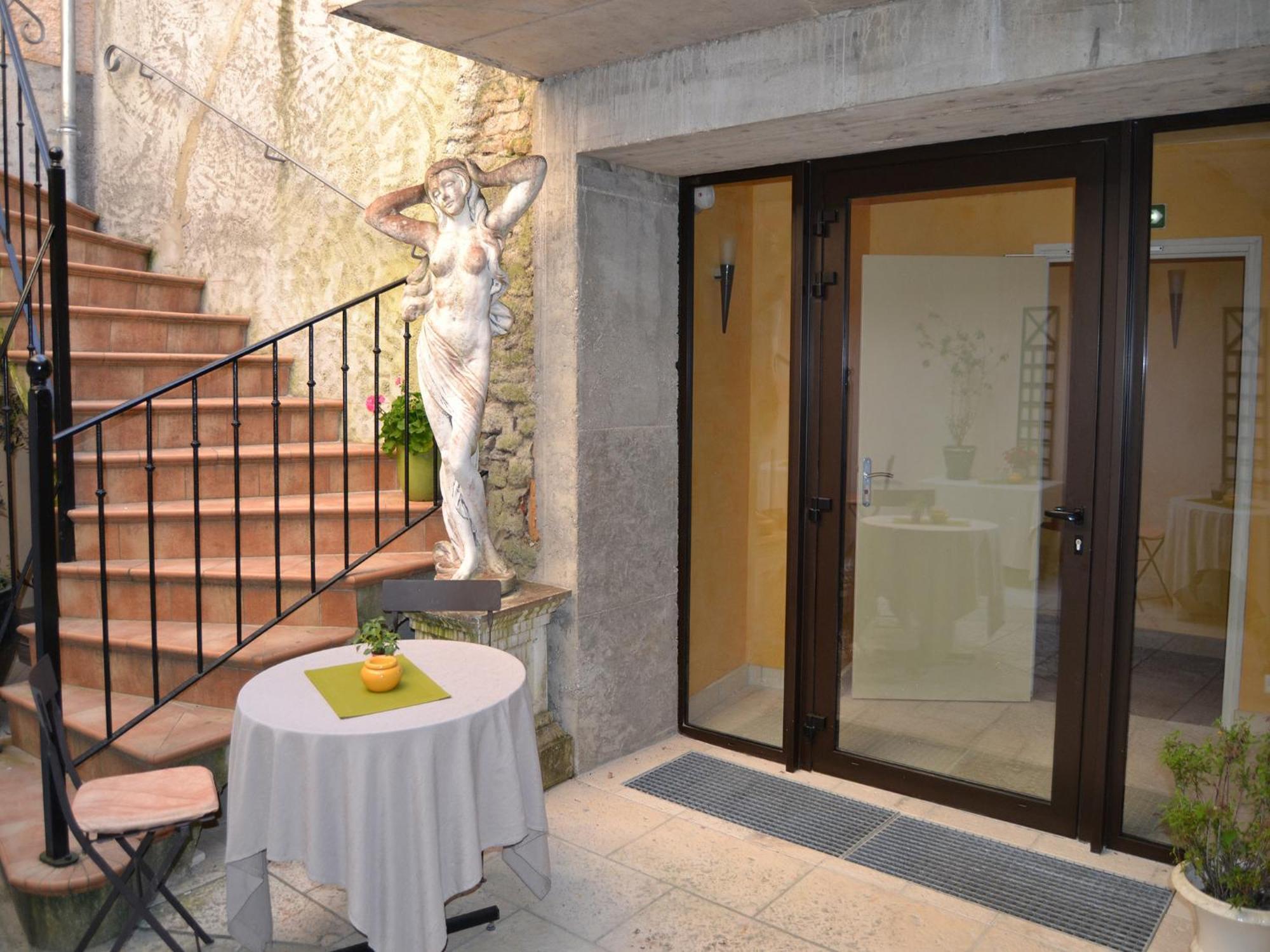 Hostellerie De La Poste Clamecy  Exterior photo